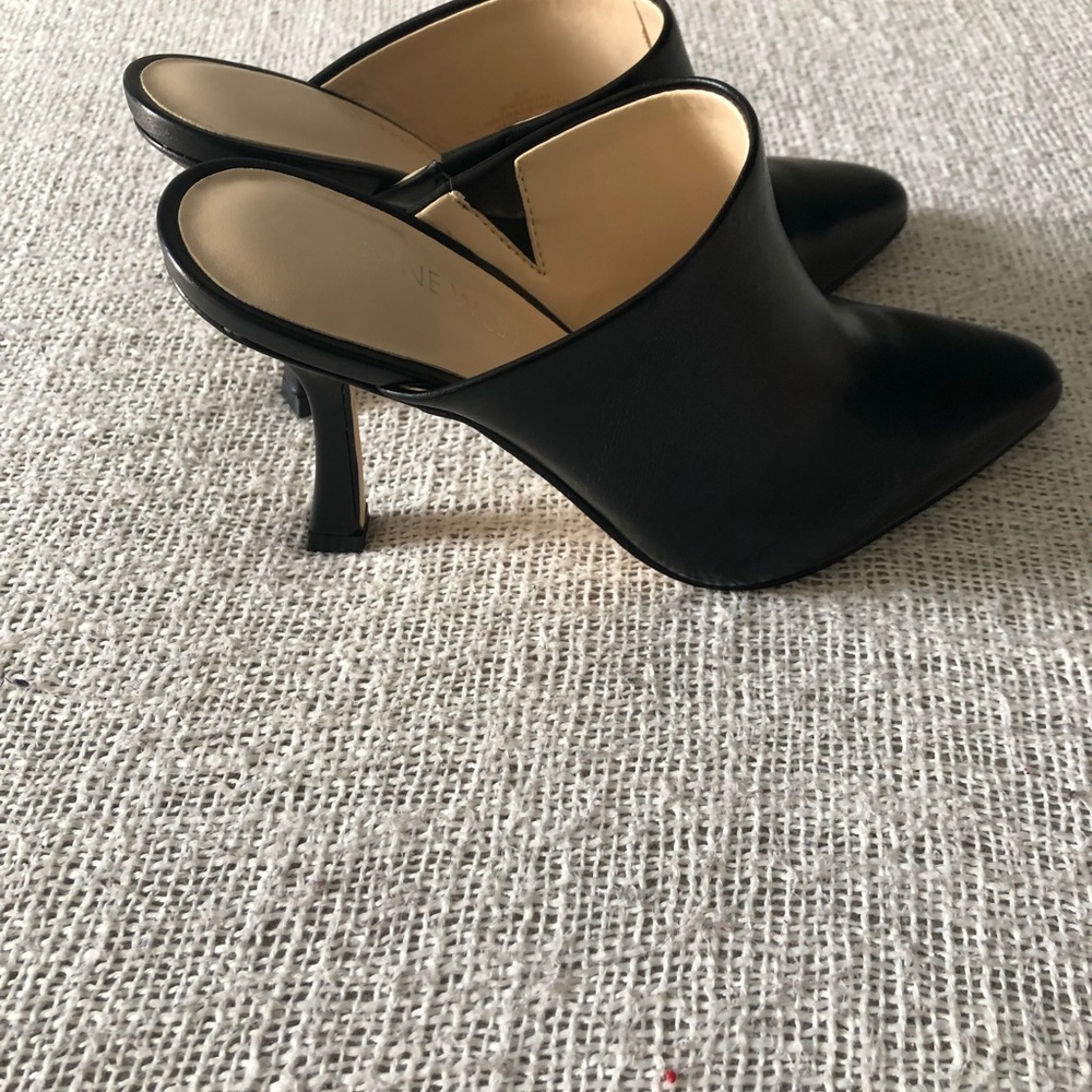 Nine West Shoes | Point- toe mules. size: 5 - Picture 3 of 7